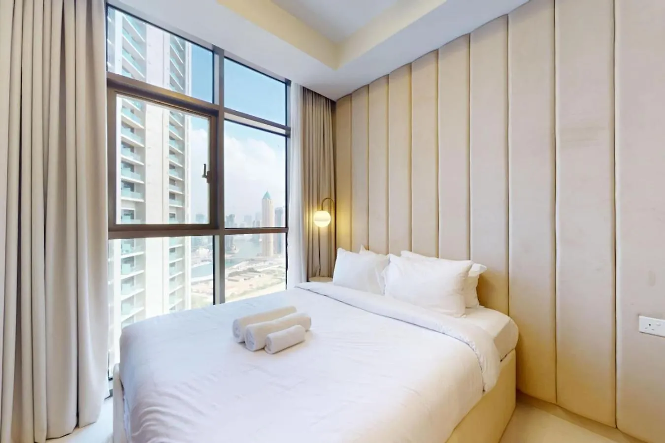 Ay-Konic View I 2 Bedroom Aprtment Near Burj Khalifa Dubai 0*,