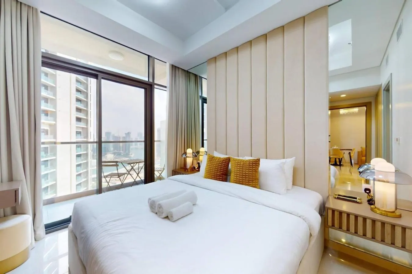 Ay-Konic View I 2 Bedroom Aprtment Near Burj Khalifa Dubai
